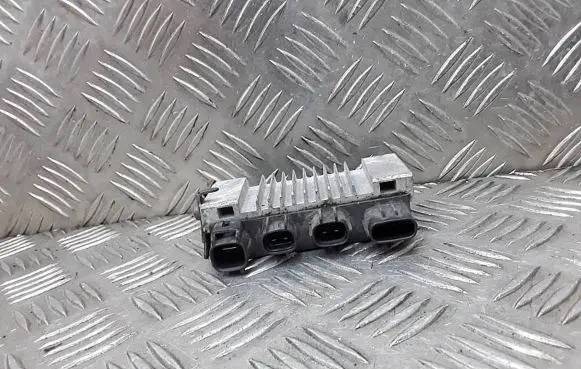 Toyota Avensis T270 Glow plug pre-heat relay 2855130010