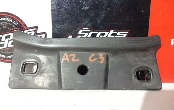 Audi A2 Fender mounting bracket 8Z0821235
