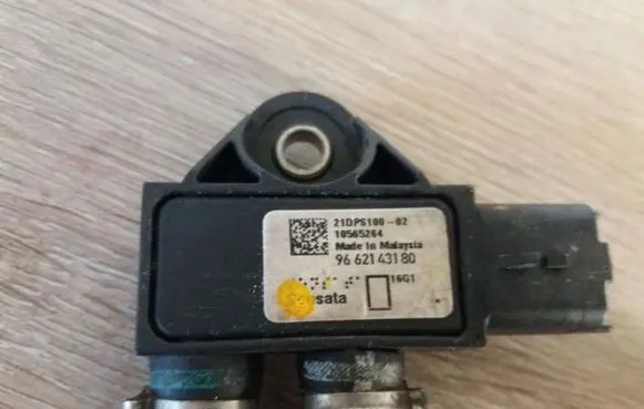 Peugeot 5008 Air pressure sensor 9662143180