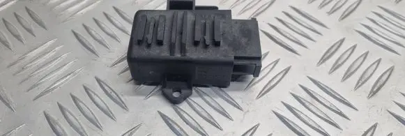 Volkswagen PASSAT B6 Seat heating relay 1Z0959772B