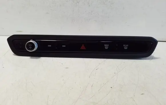 Head unit multimedia control