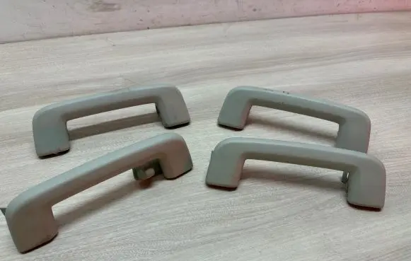 Volvo S90, V90 A set of handles for the ceiling 