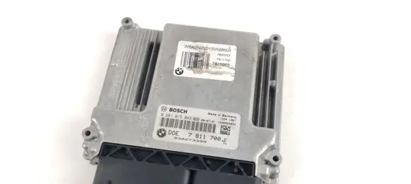 BMW 1 E81 E87 Engine control unit/module 7811700 0281015043 030273399