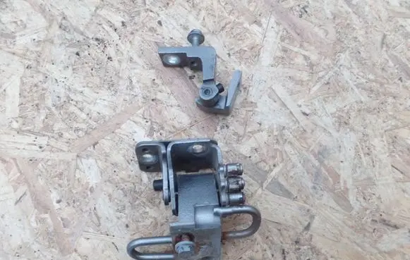 Front door hinge set