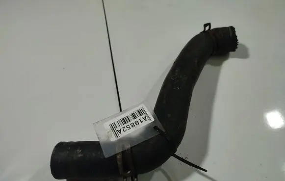 Nissan Note (E11) Engine coolant pipe/hose