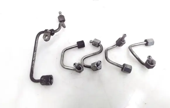 Fuel injector supply line/pipe
