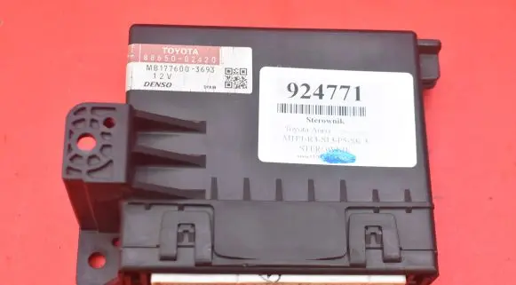 Toyota Auris 150 Engine control unit/module ECU 88650-02420