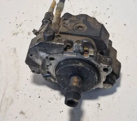 BMW 3 E46 Fuel injection high pressure pump 7788670 116246 0445010045