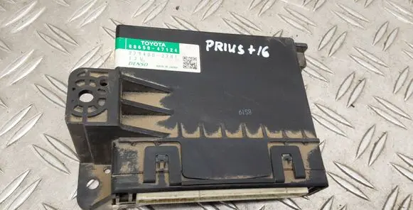 Toyota Prius+ (ZVW40) Air conditioner control unit module 8865047124