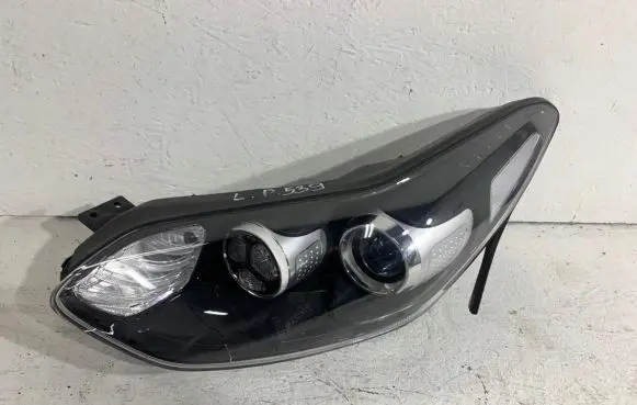 KIA Sportage Headlight/headlamp 92101F1010