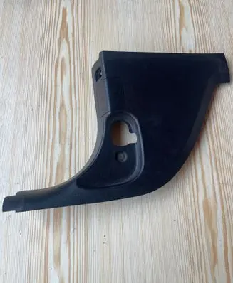 BMW 3 E90 E91 Foot area side trim 7066989 11242010