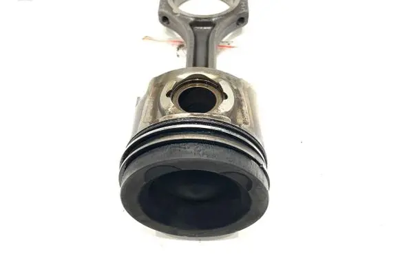 KIA Optima Piston with connecting rod D4FD