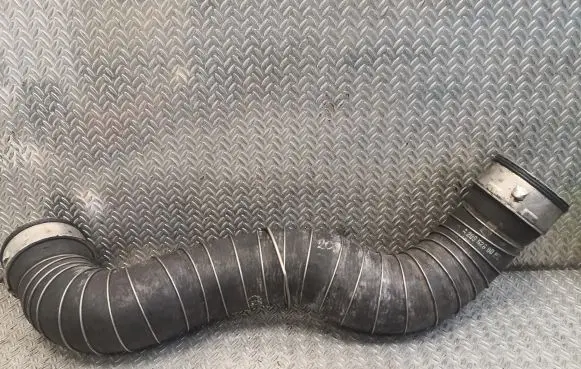 Mercedes-Benz CLK A209 C209 Intercooler hose/pipe 2095280082