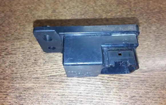 Mitsubishi Pajero Other relay MR238863