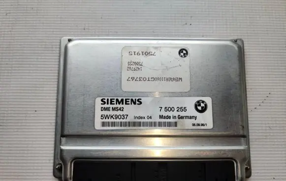 BMW 5 E39 Engine control unit/module 7500255 5wk9037