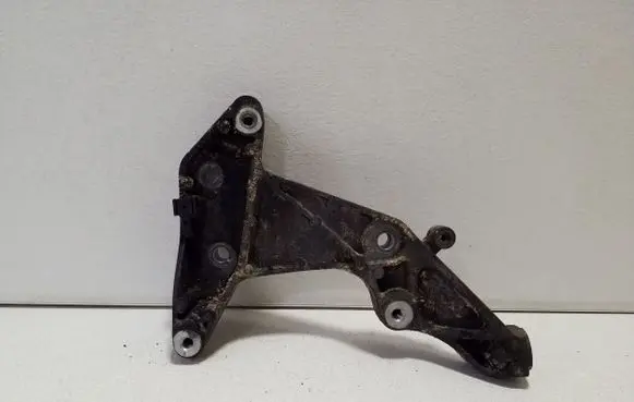 Jeep Cherokee A/C compressor mount bracket 04627674AC