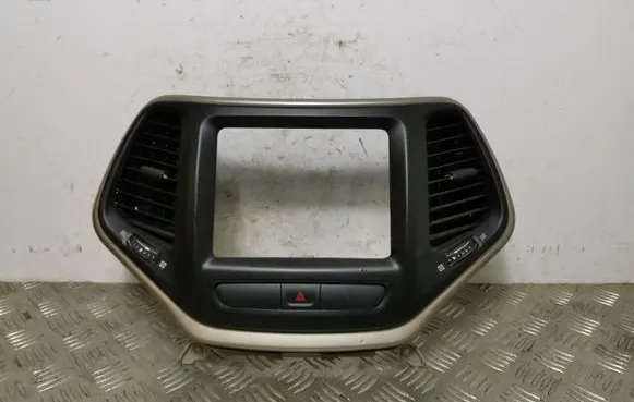 Jeep Cherokee Radio/GPS head unit trim 