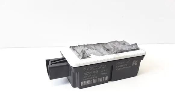Volvo V70 Alarm control unit/module 30797900