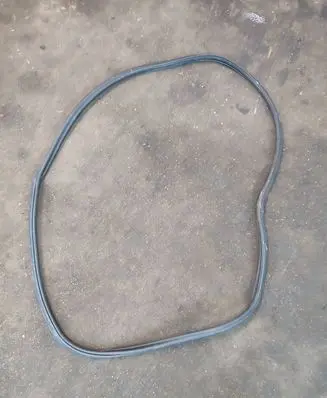 Porsche Macan (95B) Front door rubber seal 95B831721