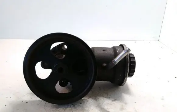Toyota Avensis T250 Power steering pump