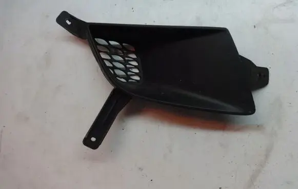 Hyundai i30 Front bumper lower grill