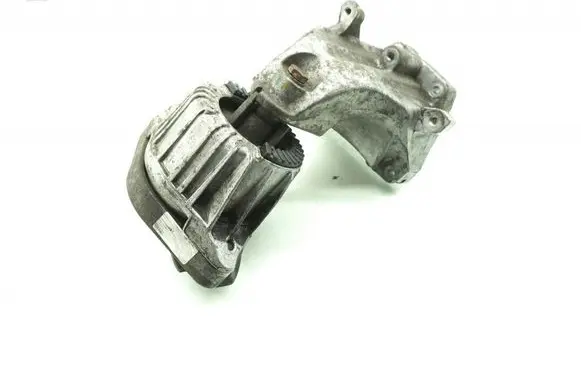 Mercedes-Benz SLK R172 Engine mount vacuum valve 