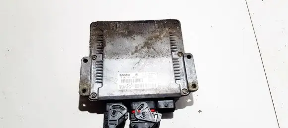 Peugeot 206 Engine control unit/module 0281011083 9648394480