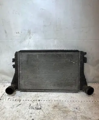 Volkswagen Touran I Intercooler radiator 1K0145803