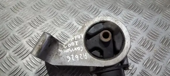 Mitsubishi Carisma Engine mount bracket