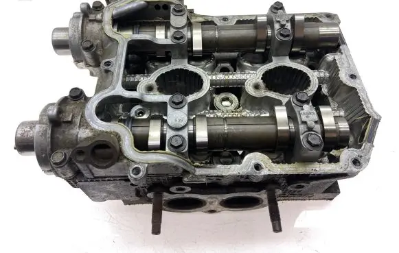 Subaru Forester SG Engine head D20LH