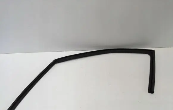 Nissan Juke II F16 Front door glass trim molding 803316PA0B