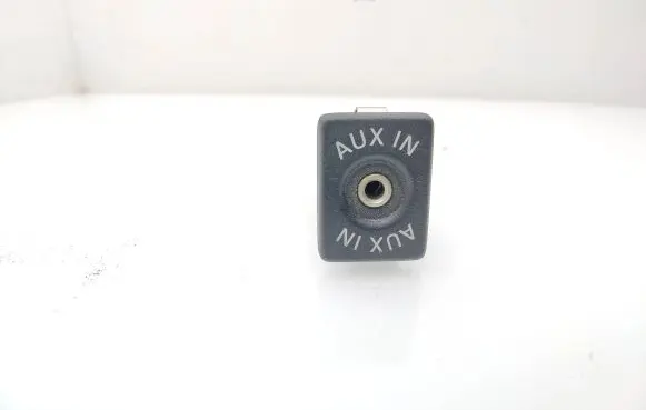 Volkswagen Caddy AUX in-socket connector G50243
