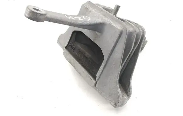 Hyundai i30 Engine mount bracket 21812G4000