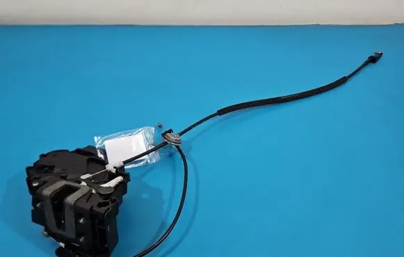 Ford Kuga I Front door lock 8V4AS21812CA IMPRK1535034