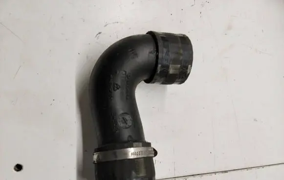 Volvo XC60 Intercooler hose/pipe 31338572