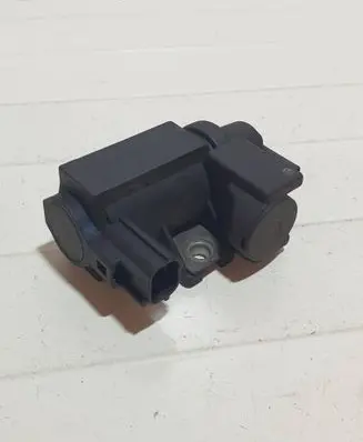 Toyota Avensis T270 Turbo solenoid valve 25819 06T15 70051308