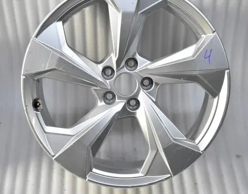 Audi Q5 SQ5 R20 alloy rim 