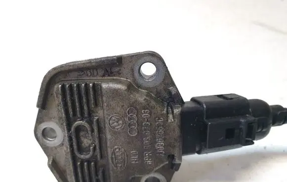 Volkswagen PASSAT B6 Oil level sensor 1J0907660C