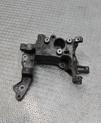 Engine mounting bracket