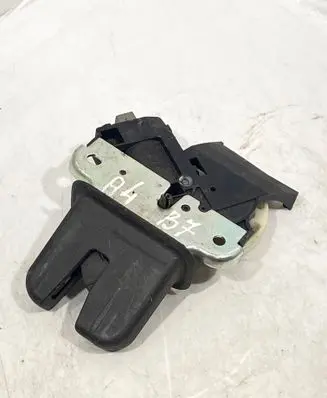 Audi A4 S4 B7 8E 8H Tailgate/trunk/boot lock/catch/latch 4F5827505D