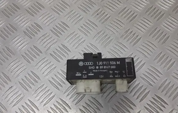 Skoda Fabia Mk1 (6Y) Coolant fan relay 1J0919506M