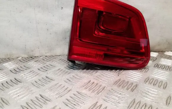 Volkswagen Tiguan Tailgate rear/tail lights