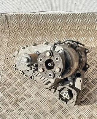 Gearbox transfer box case