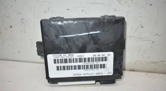 Chrysler Town u0026 Country V Tailgate/trunk control unit/module P68192335AA