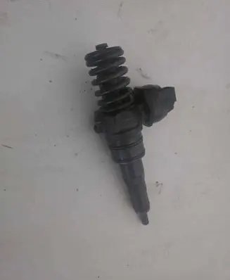 Skoda Superb B5 (3U) Fuel injector 038130073AK