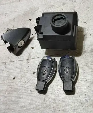 Mercedes-Benz GLA W156 Ignition lock A2469055701