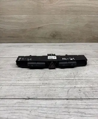 Opel Astra G Hazard light switch 13100109 0320 03758035
