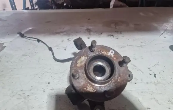 Ford Fiesta Front wheel hub