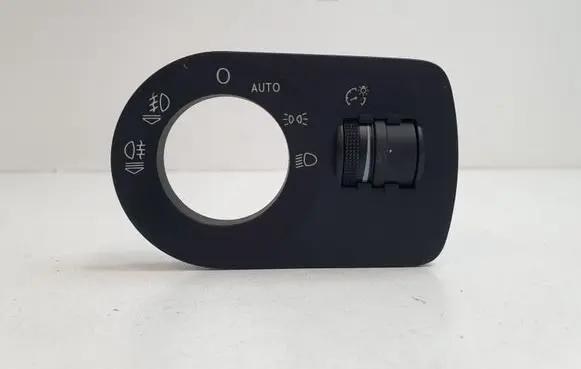 Audi Q3 Central console control unit 8P0919093