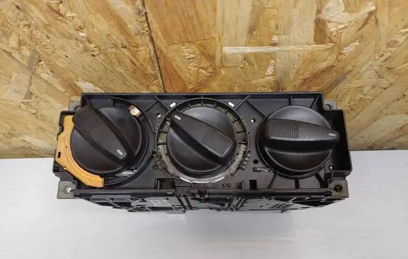Volkswagen Multivan T4 Climate control unit 